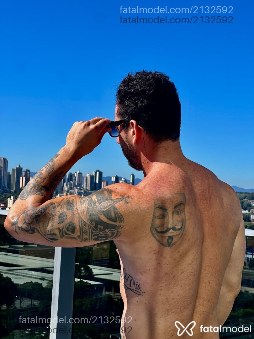 Acompanhante homem morena (o) de olhos castanhos em Curitiba Acompanhante homem morena (o) de olhos castanhos em Curitiba - Zenteno