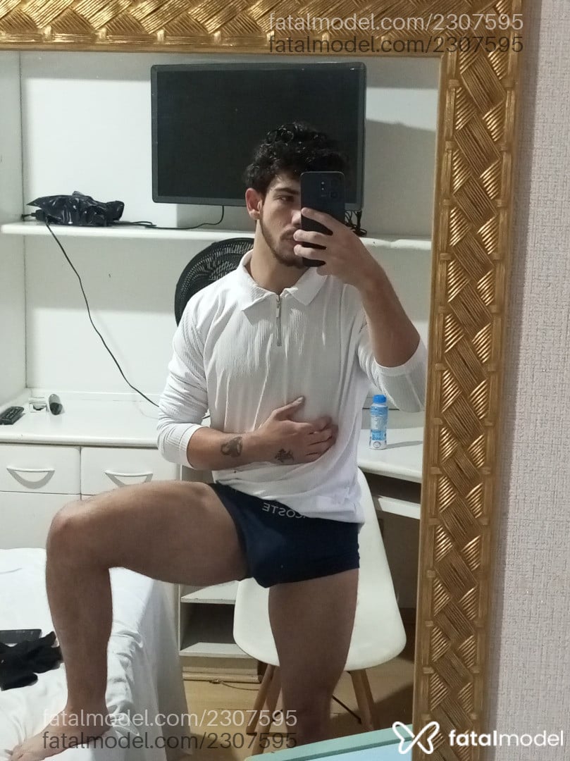 Acompanhante homem com cabelo castanho de olhos castanhos em São Paulo - Mário