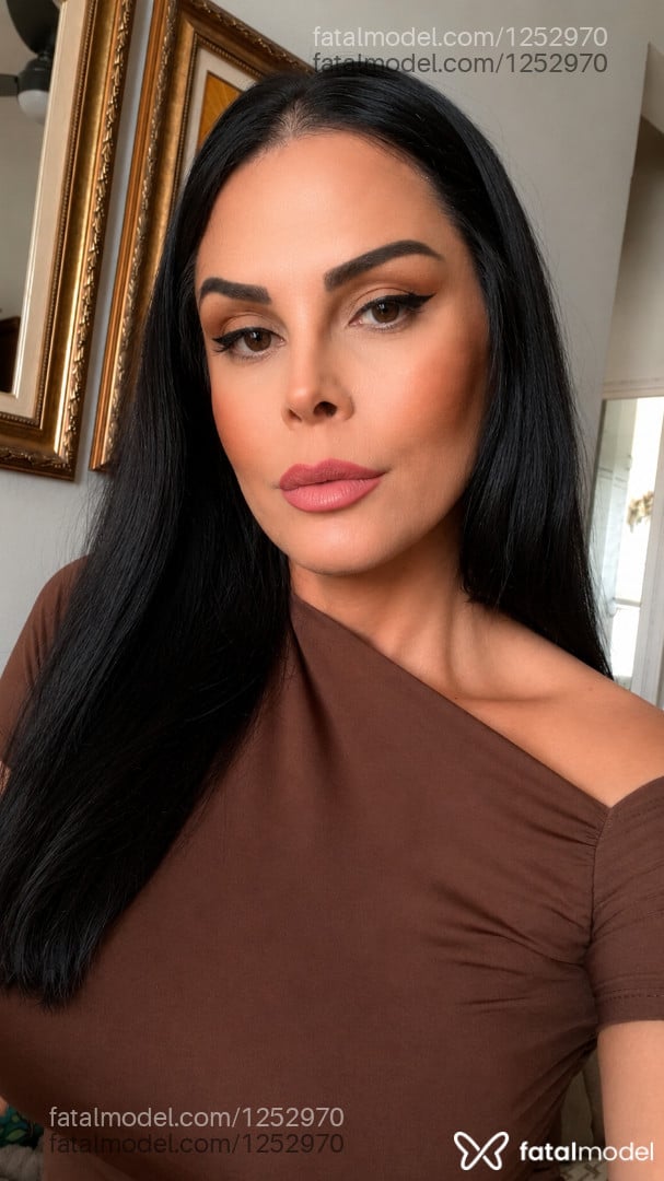 Acompanhante mulher trans morena (o) de olhos castanhos em São José - Márcia Medeiros