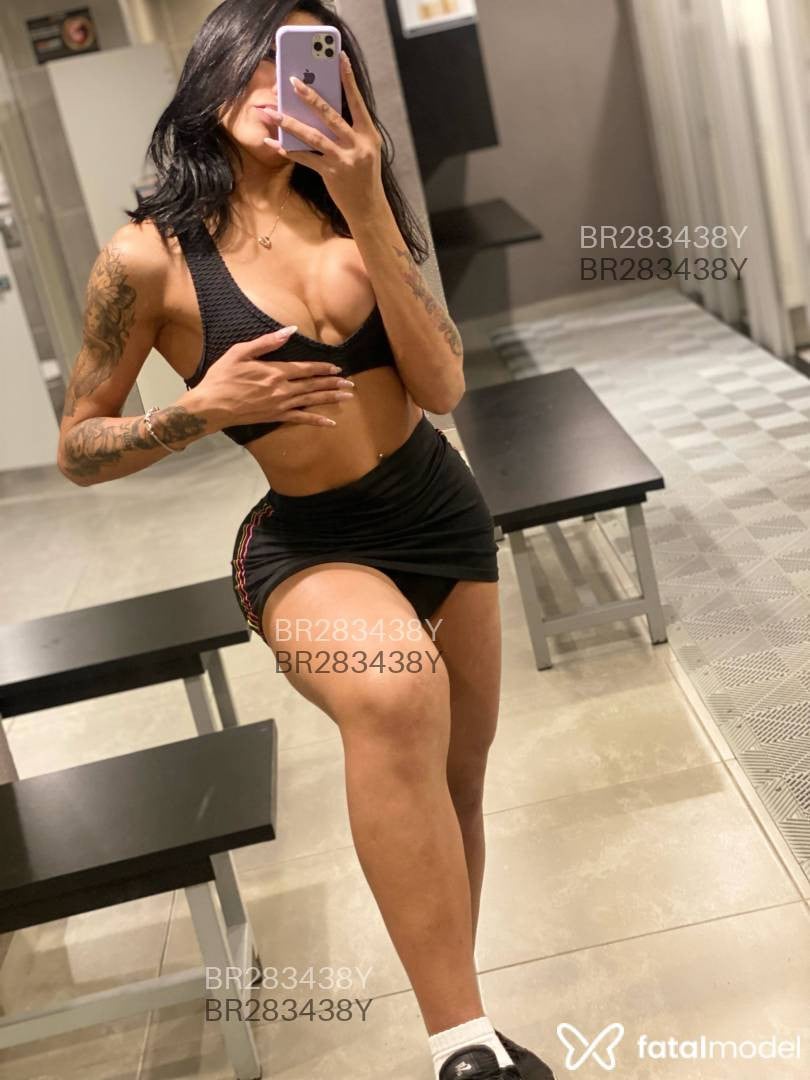 Acompanhante travesti morena (o) de olhos castanhos em São Paulo - Louyse Hills