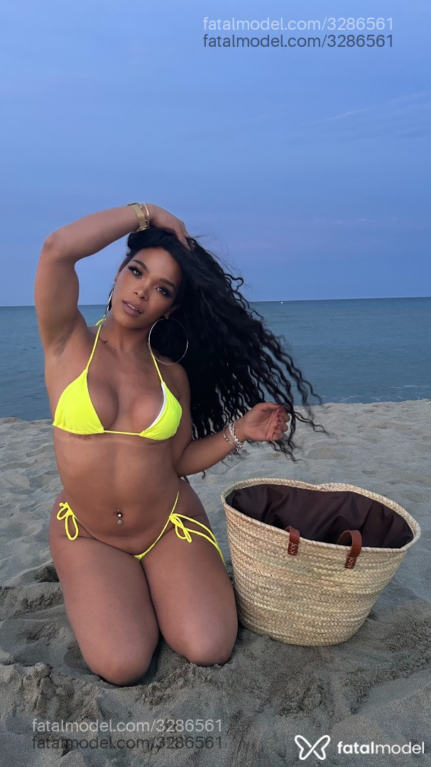 Acompanhante mulher trans morena (o) de olhos castanhos - Nicole Rios