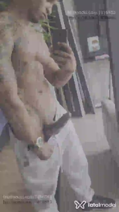 Acompanhante homem com cabelo castanho de olhos pretos em São Paulo - Kalahari