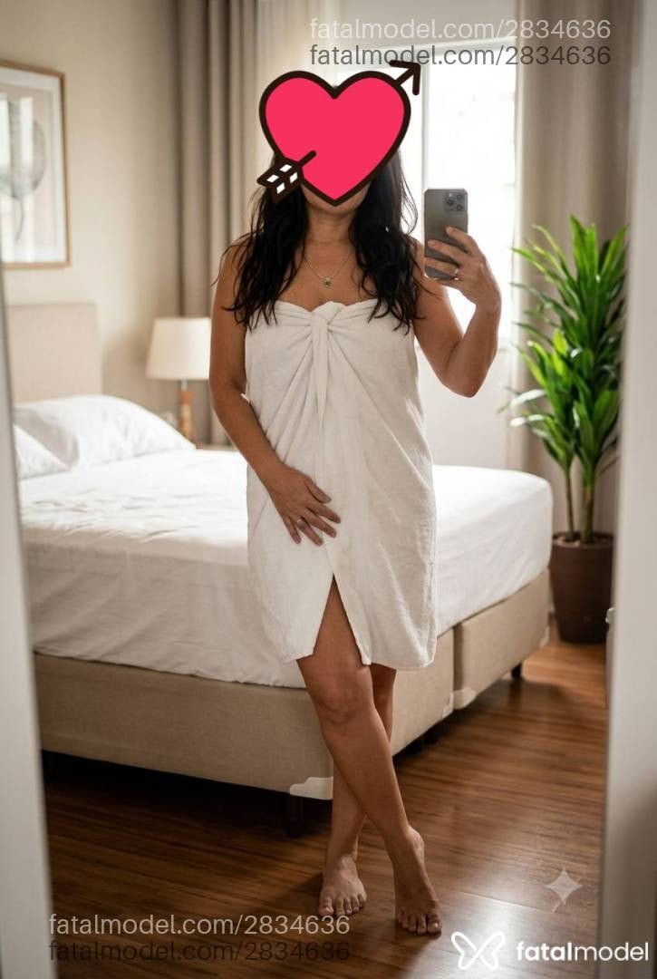 Acompanhante mulher com cabelo castanho de olhos castanhos - Gatah Selvagem