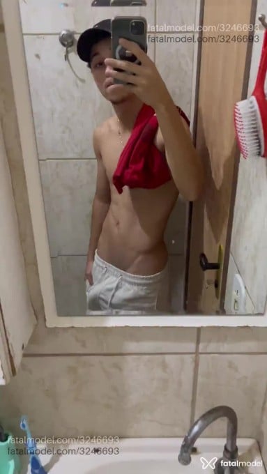 Acompanhante homem morena (o) de olhos castanhos em Uberaba - Suafelicidadegzt