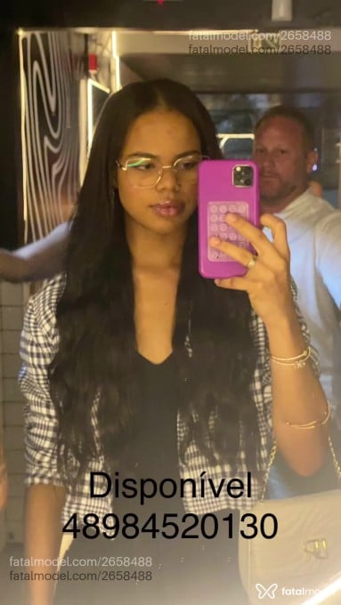Acompanhante mulher trans morena (o) de olhos castanhos em Florianópolis - Vitória