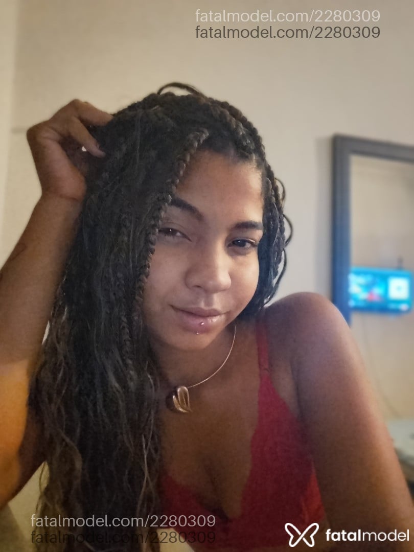 Acompanhante mulher ruiva (o) de olhos pretos em Juiz de Fora - Lana