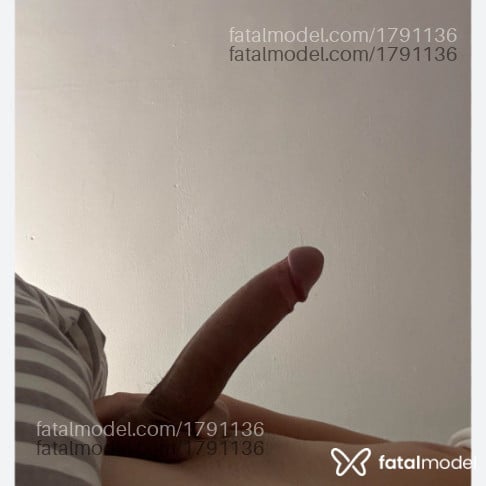 Acompanhante homem morena (o) de olhos castanhos em Araranguá Acompanhante homem morena (o) de olhos castanhos em Araranguá - Gustavo