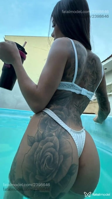 Acompanhante mulher trans morena (o) de olhos mel em Araçatuba Acompanhante mulher trans morena (o) de olhos mel em Araçatuba - Alexa Almeida