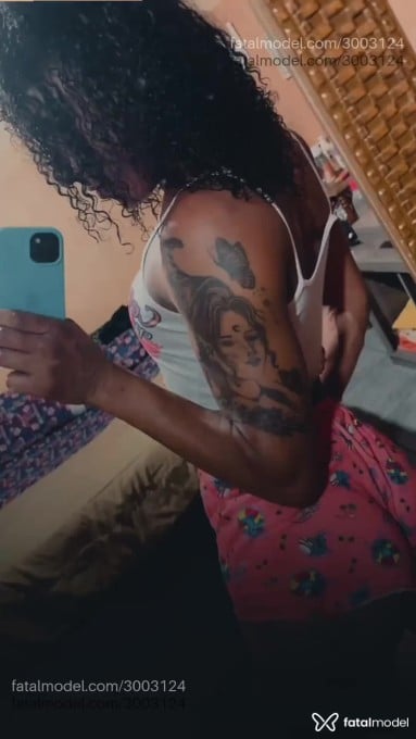 Acompanhante mulher trans com cabelo castanho de olhos pretos em Cristalina Acompanhante mulher trans com cabelo castanho de olhos pretos em Cristalina - Marcela niff