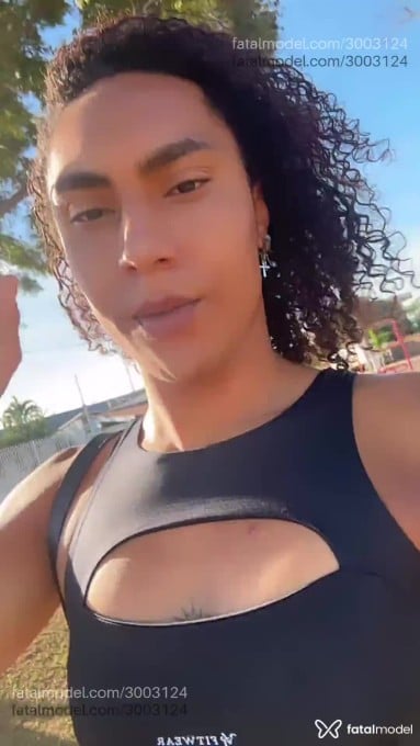 Acompanhante mulher trans com cabelo castanho de olhos pretos em Cristalina Acompanhante mulher trans com cabelo castanho de olhos pretos em Cristalina - Marcela niff