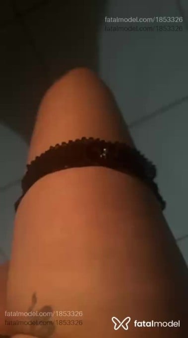 Acompanhante mulher com cabelo castanho de olhos verdes em Camaquã - Maitê
