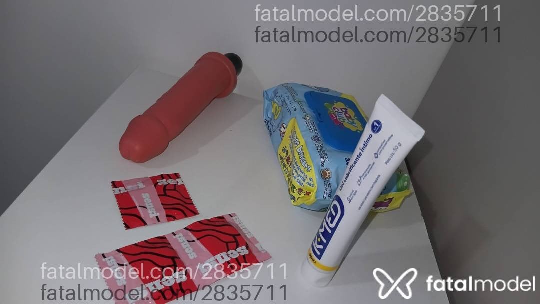 Acompanhante mulher morena (o) de olhos castanhos - Majuh