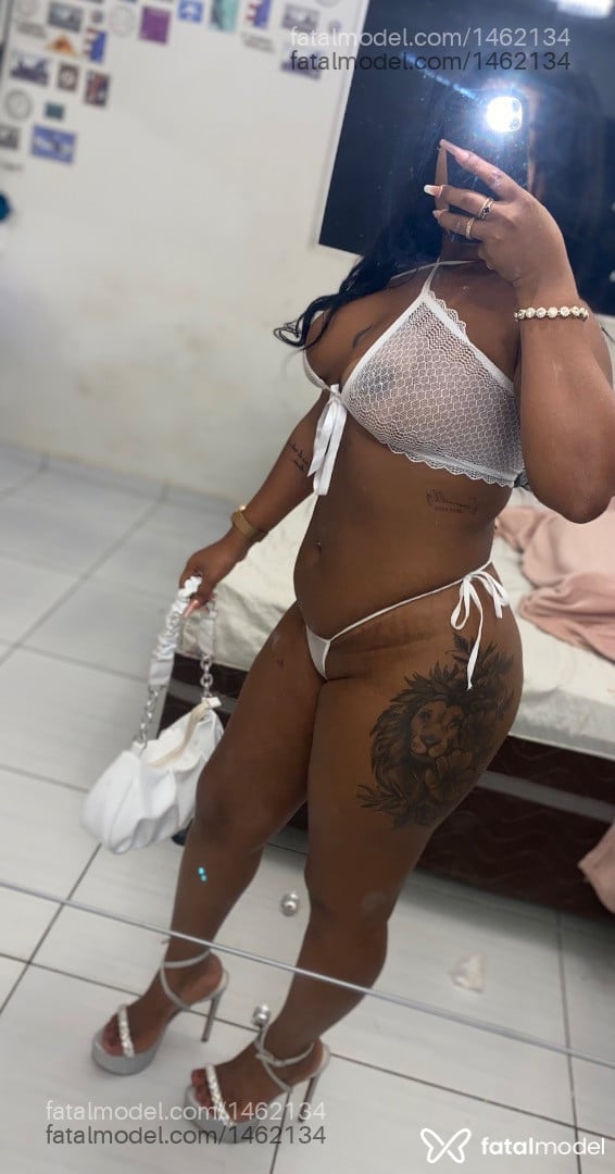 Acompanhante mulher morena (o) de olhos pretos em Tucumã - Morena