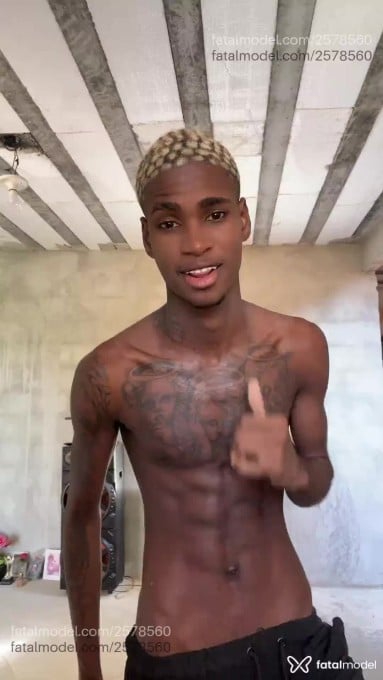 Acompanhante homem com cabelo castanho de olhos castanhos em Rio de Janeiro - Pretin