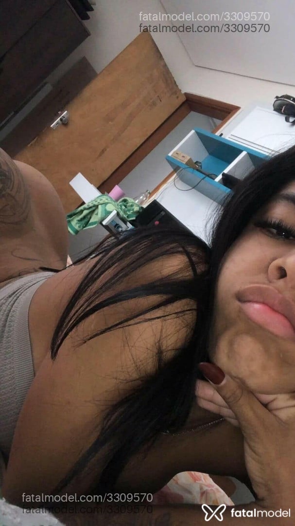 Acompanhante mulher loira (o) de olhos castanhos em Ribeirão das Neves - Suelen