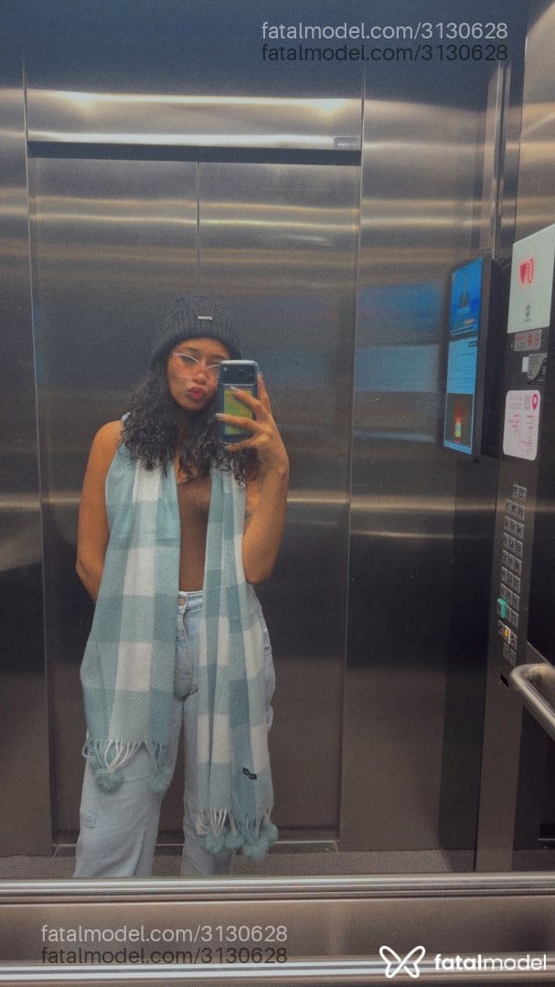 Acompanhante mulher com cabelo castanho de olhos castanhos em São Paulo - Ayra Bellini