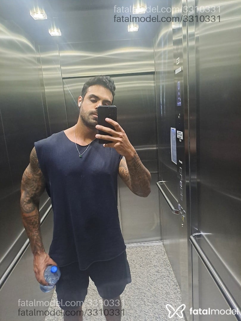 Acompanhante homem morena (o) de olhos castanhos em Brasília - Daniel