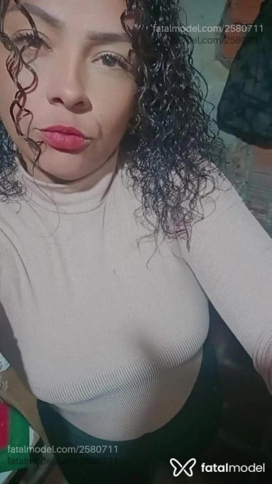Acompanhante mulher com cabelo castanho de olhos castanhos em Tubarão Acompanhante mulher com cabelo castanho de olhos castanhos em Tubarão - Fee Freitas