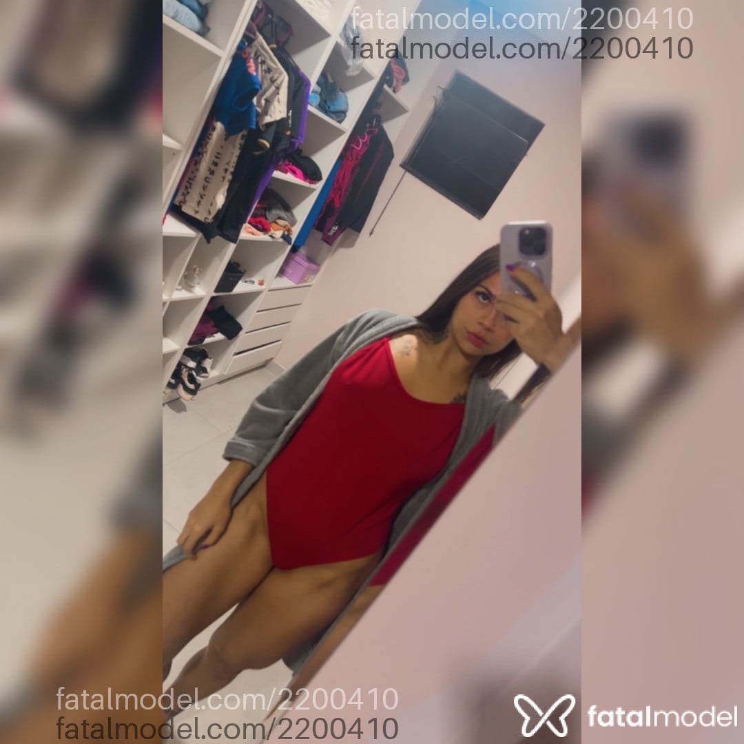 Acompanhante mulher com cabelo castanho de olhos castanhos - Cris Morena Acompanhante mulher com cabelo castanho de olhos castanhos - Cris Morena