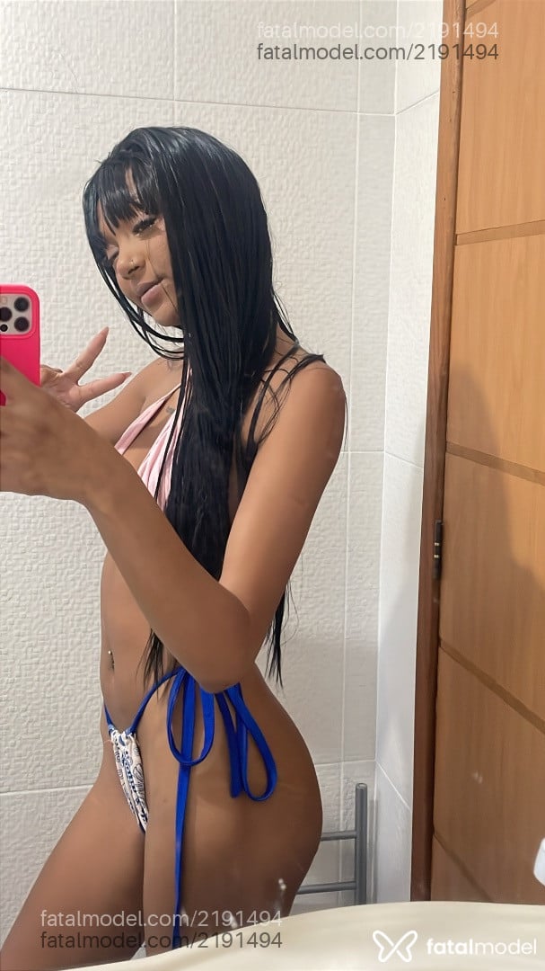 Acompanhante mulher loira (o) de olhos castanhos em Araçatuba - Larissa