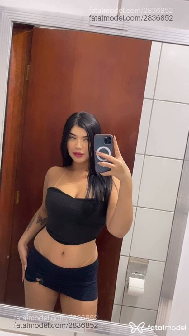 Acompanhante mulher morena (o) de olhos verdes - Brenda