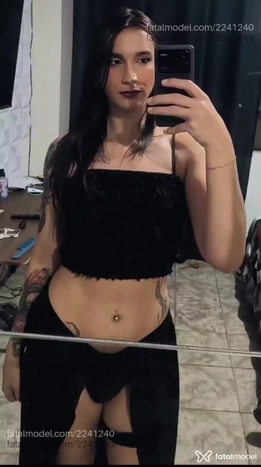 Acompanhante mulher trans com cabelo castanho de olhos castanhos em Juiz de Fora - Thayssa Pfeiffer