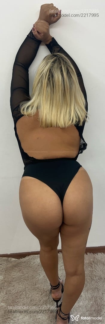 Acompanhante mulher loira (o) de olhos castanhos - Luiza Fontes