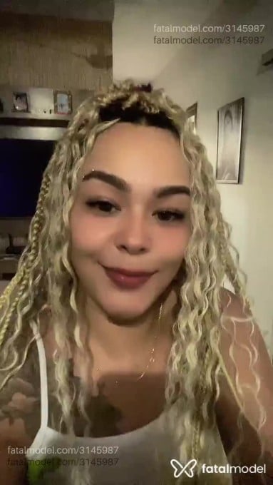 Acompanhante mulher com cabelo castanho de olhos castanhos em Catalão - Jessica