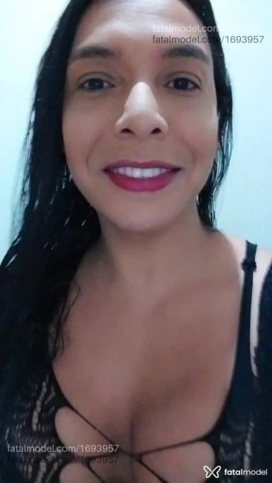 Acompanhante mulher trans com cabelo castanho de olhos castanhos em Ribeirão Preto - Valéria