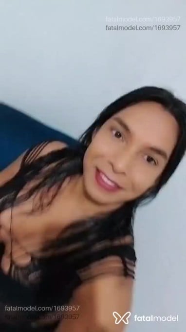 Acompanhante mulher trans com cabelo castanho de olhos castanhos em Ribeirão Preto - Valéria