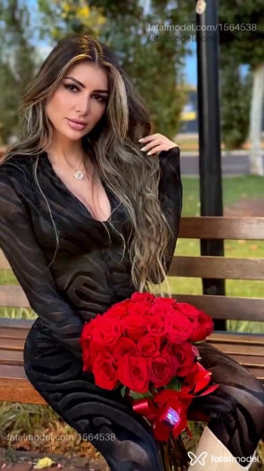 Acompanhante mulher com cabelo castanho de olhos castanhos - Mahiza Acompanhante mulher com cabelo castanho de olhos castanhos - Mahiza