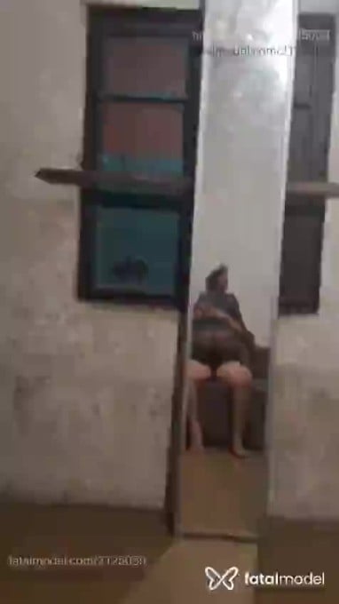 Acompanhante mulher com cabelo castanho de olhos castanhos - Vivizinha Acompanhante mulher com cabelo castanho de olhos castanhos - Vivizinha