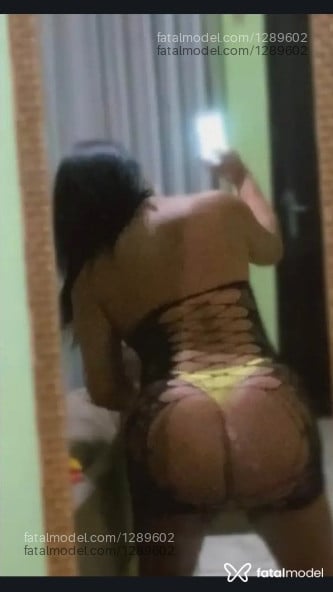 Acompanhante travesti com cabelo colorido de olhos mel em Balneário Camboriú - Amanda