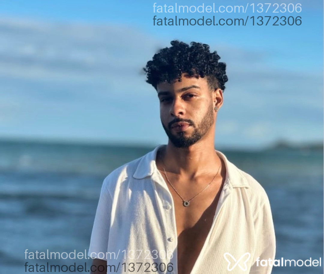 Acompanhante homem com cabelo castanho de olhos castanhos em São Paulo - Thiago Santos