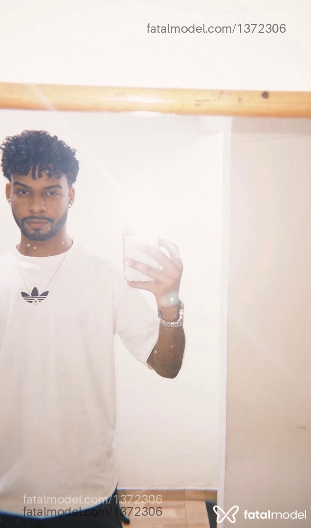 Acompanhante homem com cabelo castanho de olhos castanhos em São Paulo - Thiago Santos