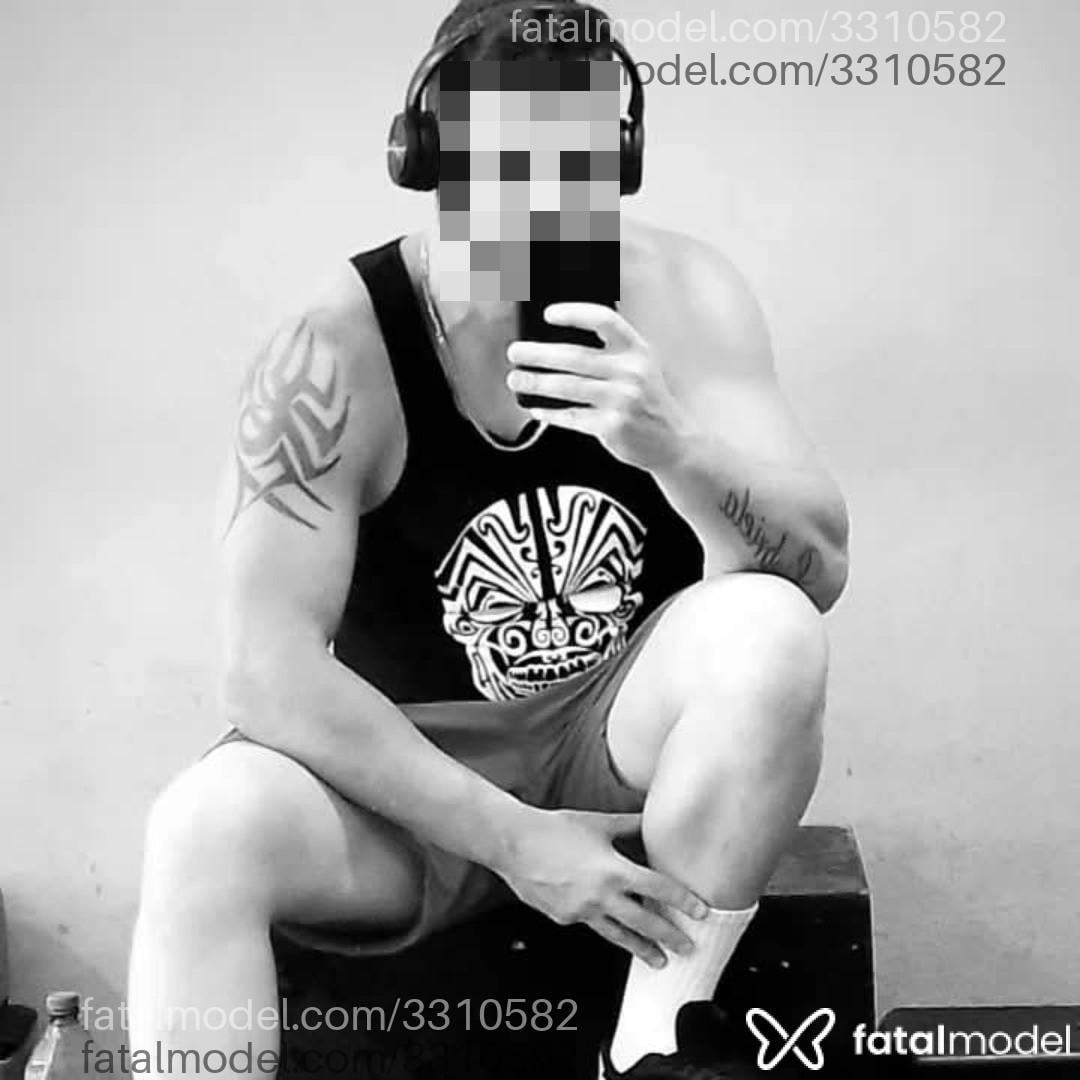 Acompanhante homem com cabelo castanho de olhos verdes em Pelotas Acompanhante homem com cabelo castanho de olhos verdes em Pelotas - Rodrigo Gonçalves