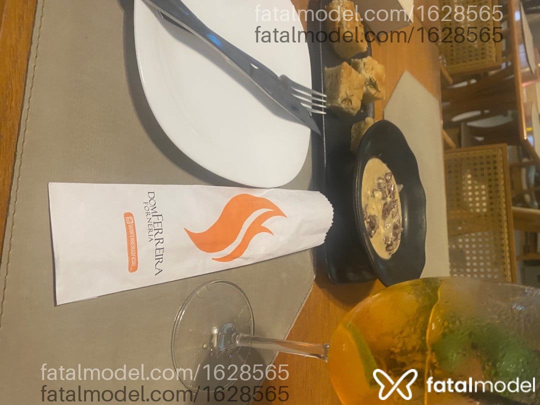 Acompanhante mulher com cabelo castanho de olhos castanhos em Recife Acompanhante mulher com cabelo castanho de olhos castanhos em Recife - Nataly Macedo