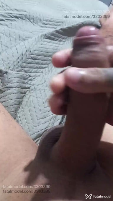 Acompanhante homem com cabelo grisalho de olhos mel em Joinville - Gabriel