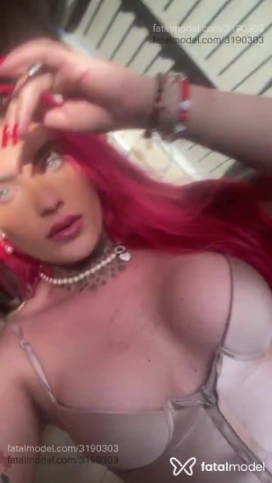 Acompanhante mulher trans morena (o) de olhos azuis em Pindorama Acompanhante mulher trans morena (o) de olhos azuis em Pindorama - Cassiane Baldo