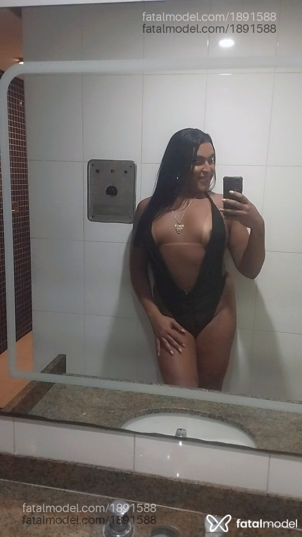Acompanhante mulher trans morena (o) de olhos castanhos em Duque de Caxias Acompanhante mulher trans morena (o) de olhos castanhos em Duque de Caxias - Fabyy