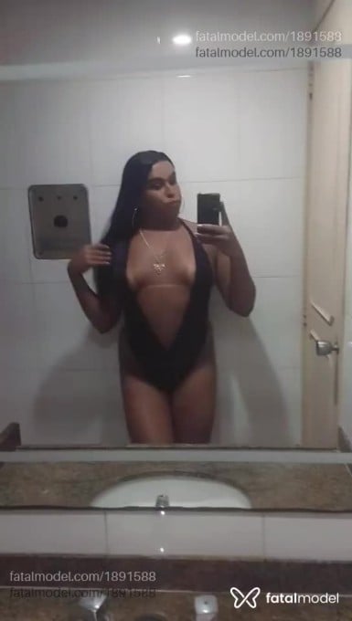 Acompanhante mulher trans morena (o) de olhos castanhos em Duque de Caxias Acompanhante mulher trans morena (o) de olhos castanhos em Duque de Caxias - Fabyy