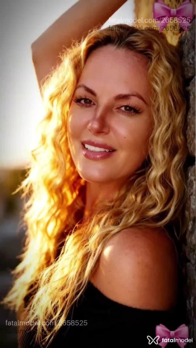 Acompanhante mulher loira (o) de olhos mel em Blumenau - Silvana