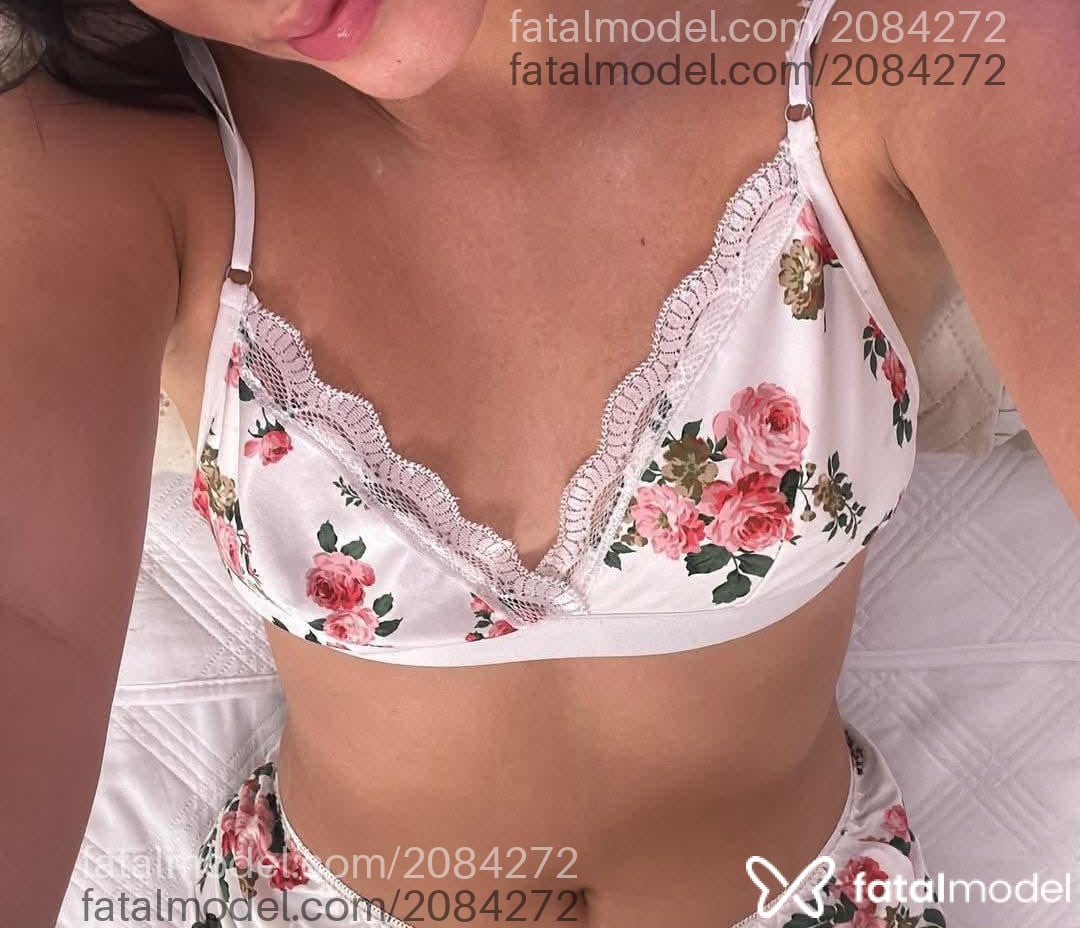 Acompanhante mulher morena (o) de olhos castanhos em Jussara - Vivi