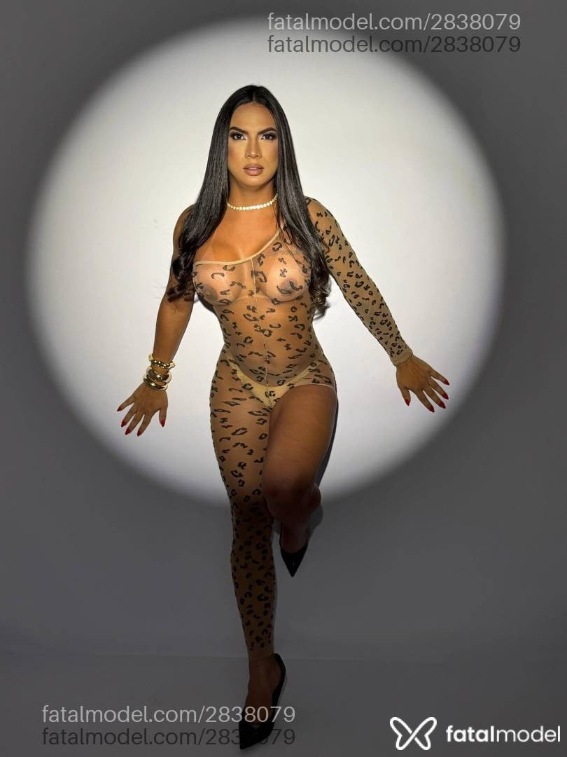 Acompanhante mulher trans com cabelo castanho de olhos mel em Aracaju - Bruninha Soares