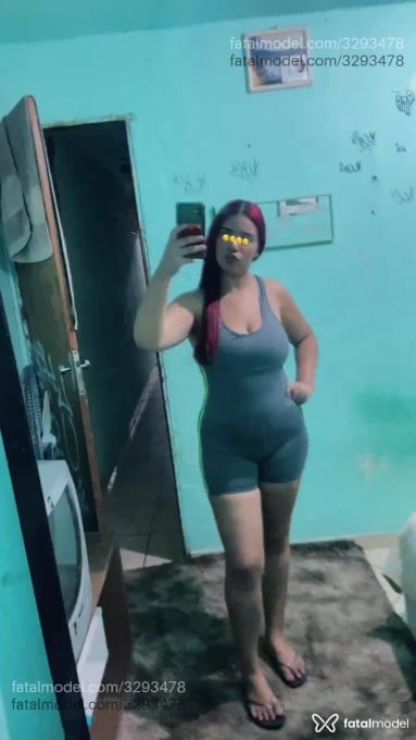 Acompanhante mulher morena (o) de olhos castanhos em Virtual Acompanhante mulher morena (o) de olhos castanhos em Virtual - Ludmylla