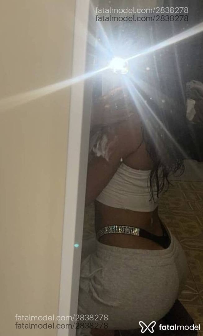 Acompanhante mulher morena (o) de olhos castanhos - Alliinyy