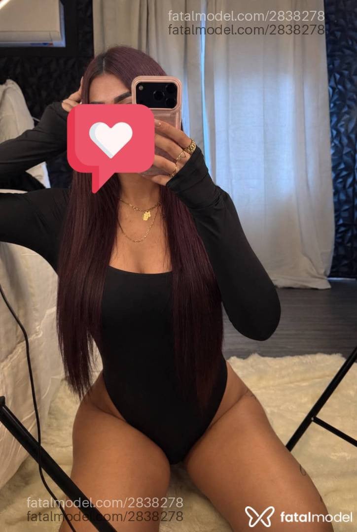 Acompanhante mulher morena (o) de olhos castanhos - Alliinyy