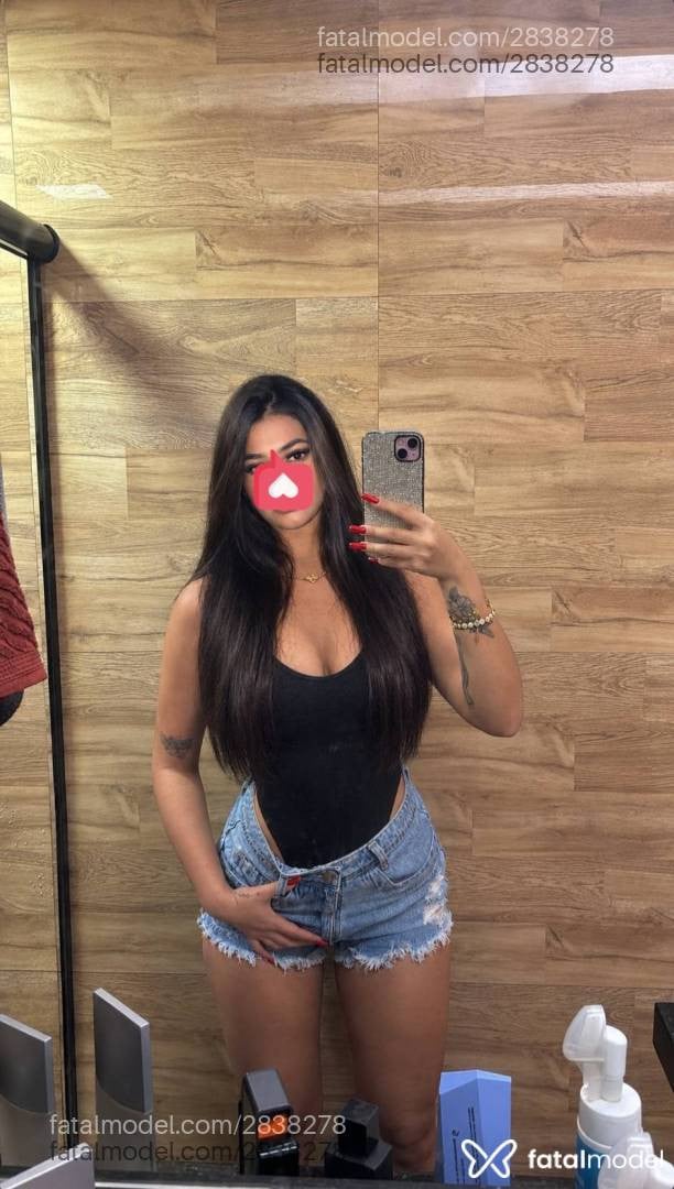 Acompanhante mulher morena (o) de olhos castanhos - Alliinyy