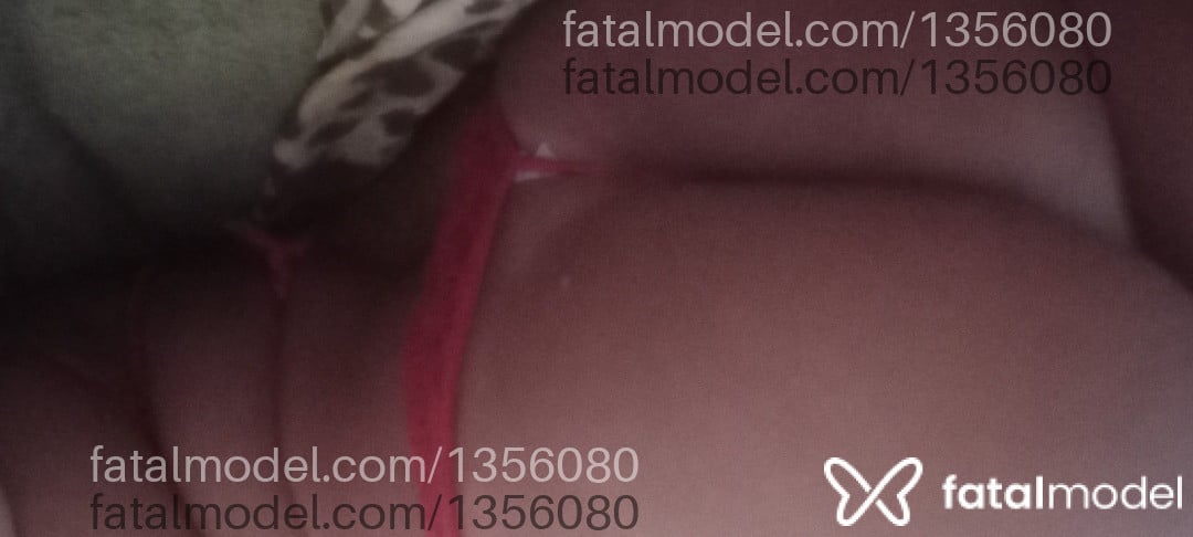 Acompanhante mulher com cabelo castanho de olhos pretos - Massahelengista fi Acompanhante mulher com cabelo castanho de olhos pretos - Massahelengista fi