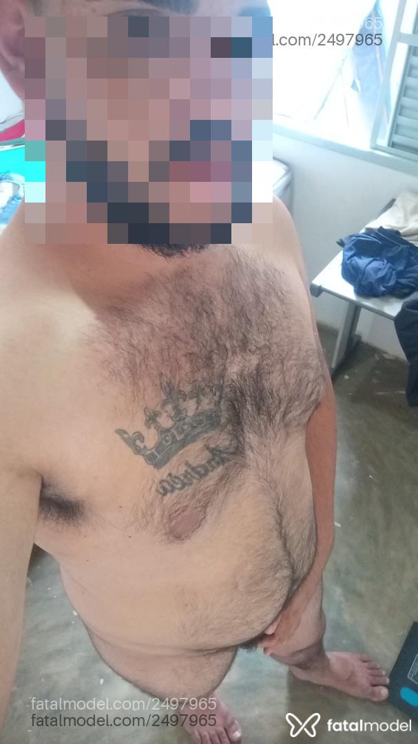 Acompanhante não-binário com cabelo castanho de olhos castanhos em Passos - Souza